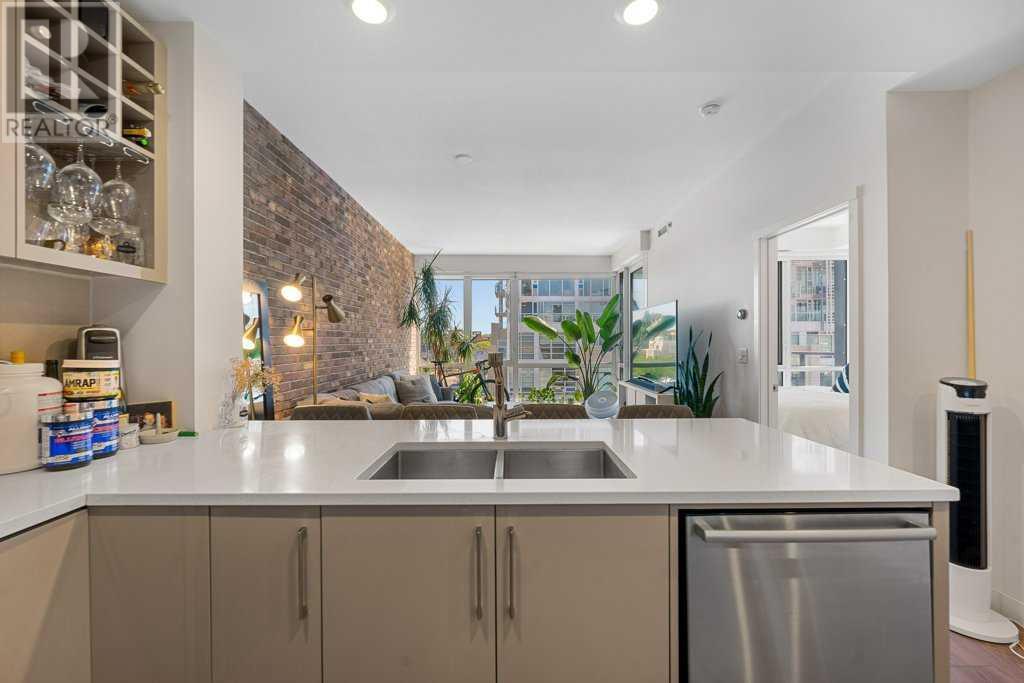 Single Family House for Sale in    Street NW Hillhurst Calgary 