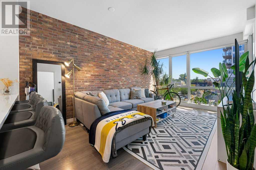 Single Family House for Sale in    Street NW Hillhurst Calgary 