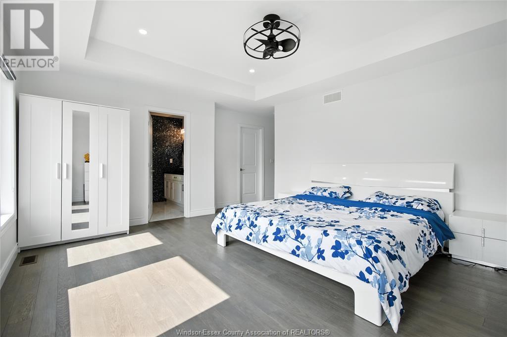 Photo 14 of 1541 Clearwater Avenue, Windsor ON