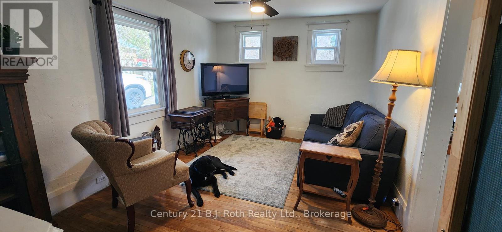 Photo 12 of 4 Stocking Lane, Huntsville ON