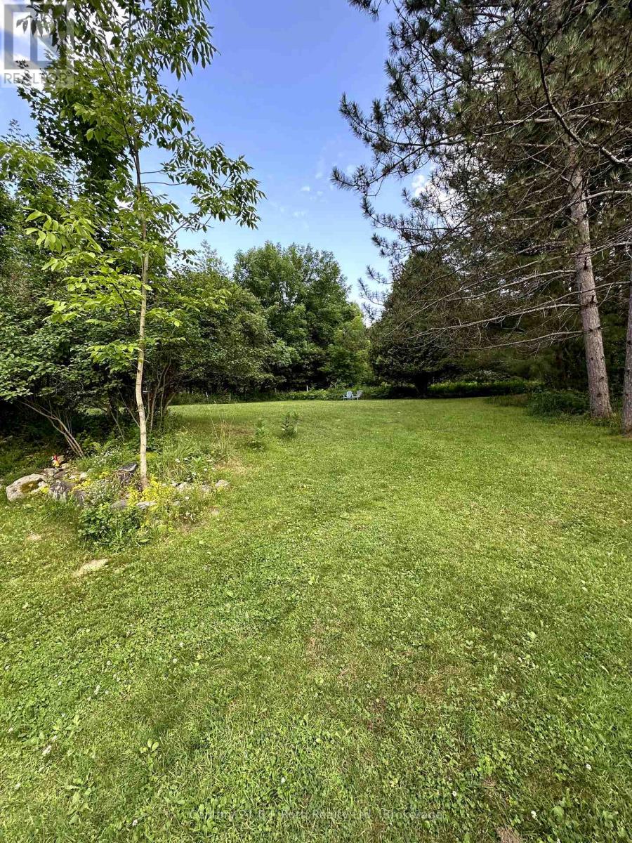 Photo 16 of 4 Stocking Lane, Huntsville ON