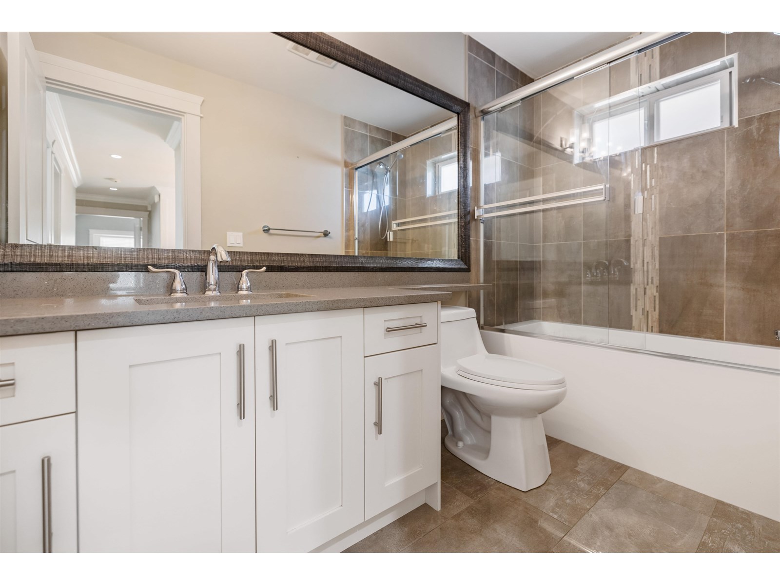 Photo 31 of 14138 60 A Avenue, Surrey BC