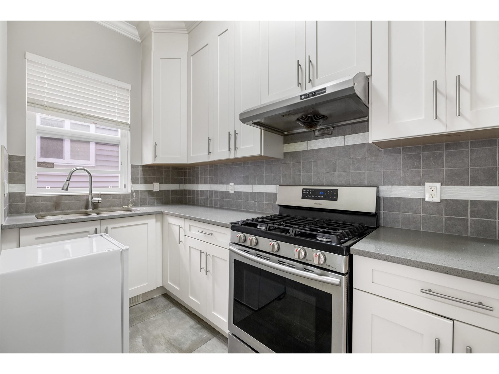 Photo 14 of 14138 60 A Avenue, Surrey BC