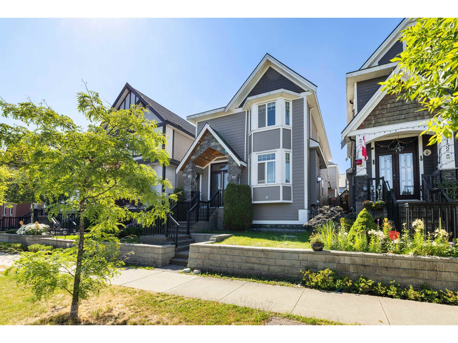 Photo 4 of 14138 60 A Avenue, Surrey BC