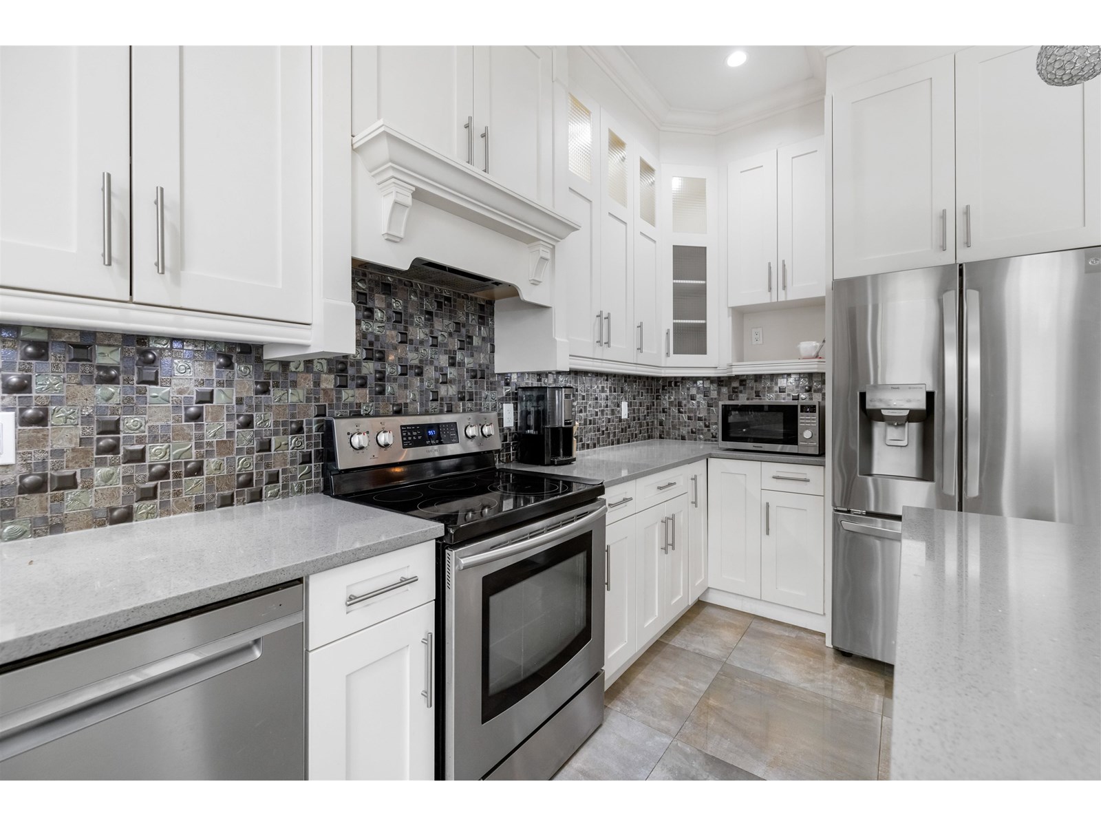 Photo 11 of 14138 60 A Avenue, Surrey BC