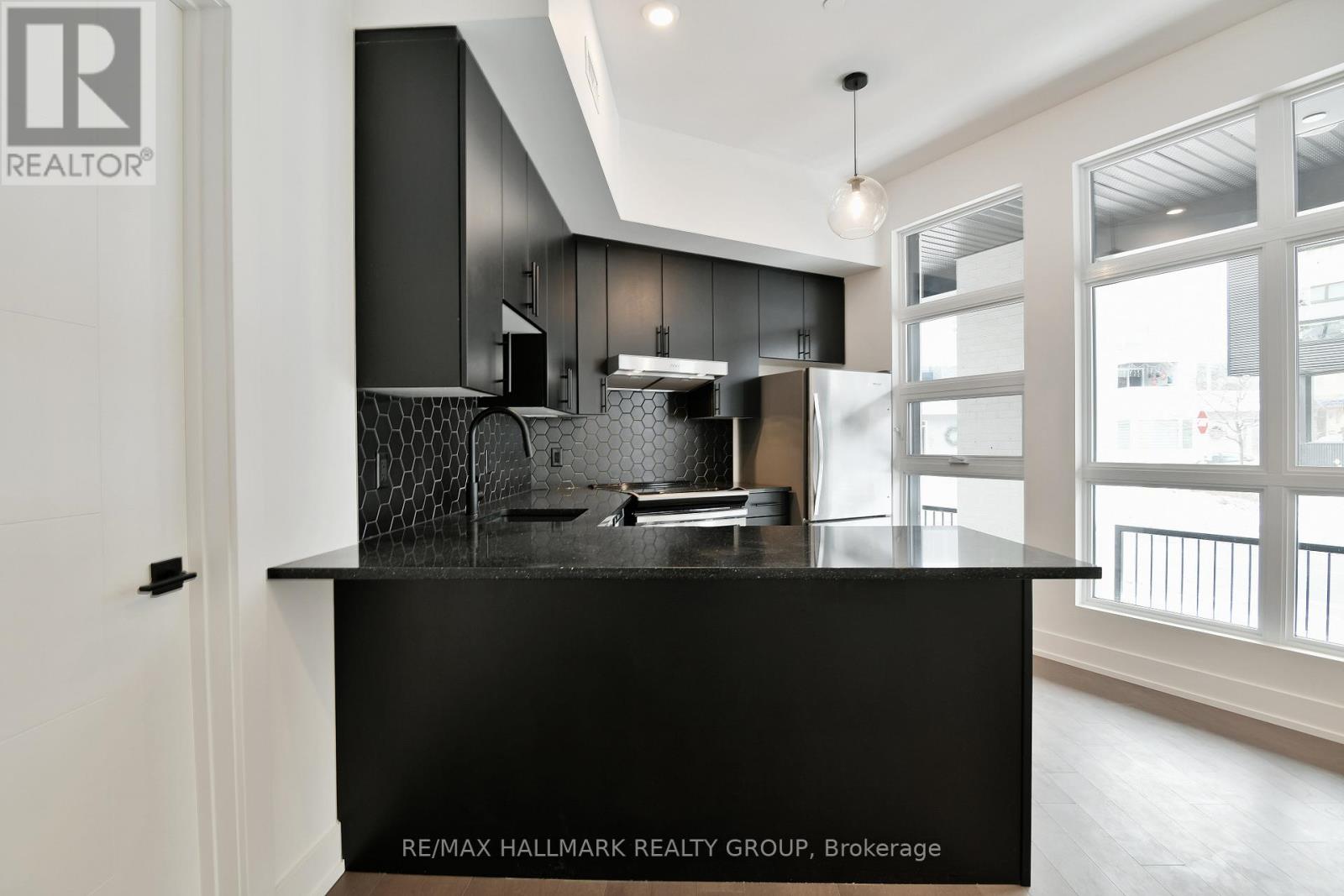 Photo 21 of 103 101 Pinhey Street, Ottawa ON
