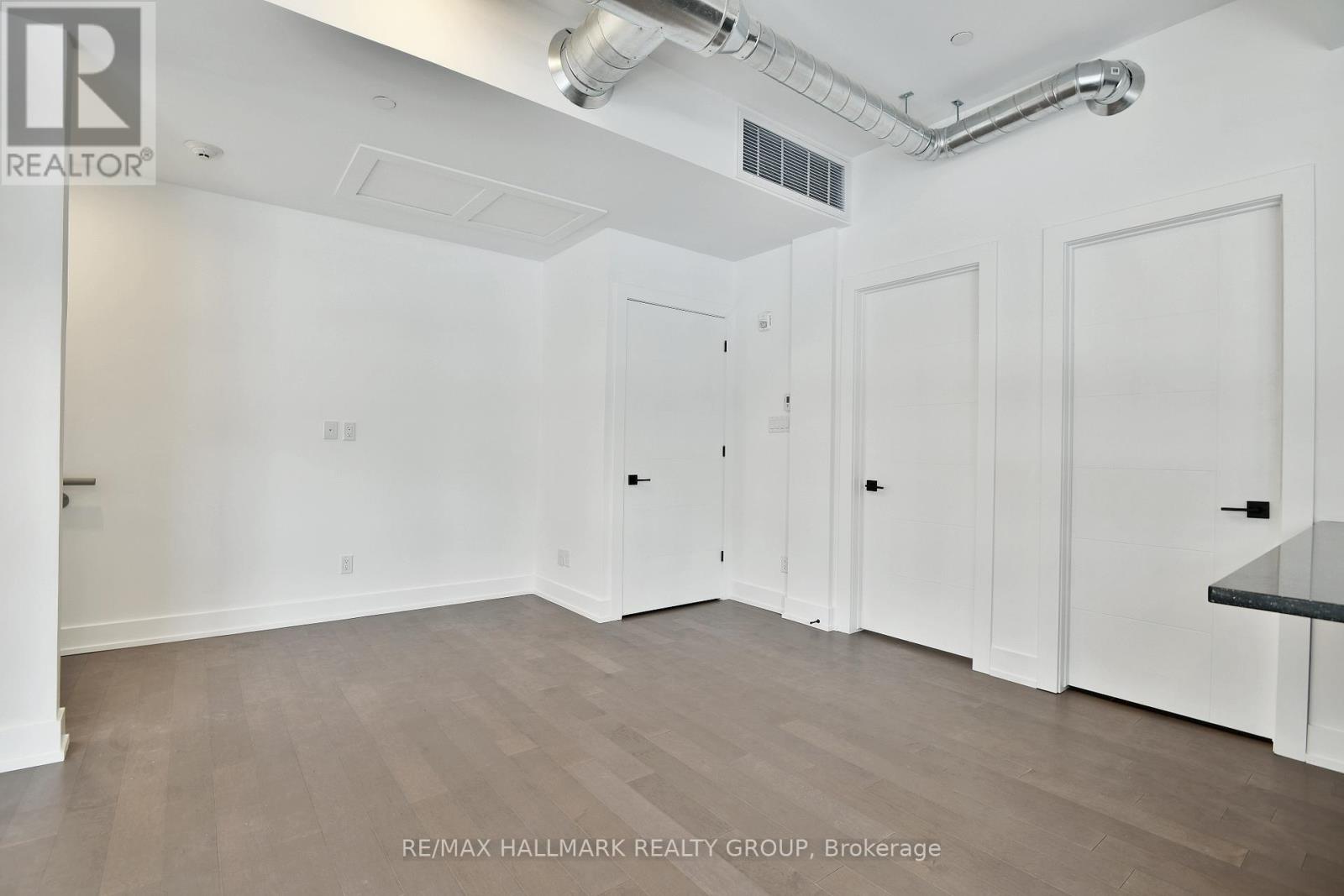 Photo 23 of 103 101 Pinhey Street, Ottawa ON