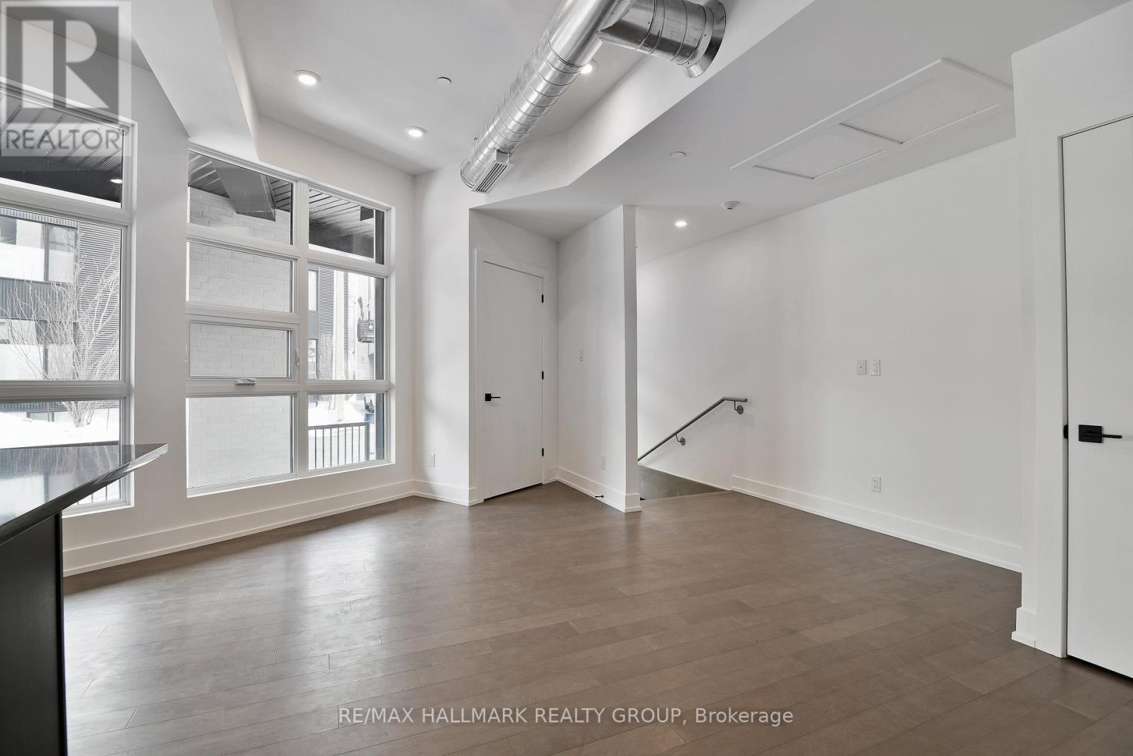 Photo 18 of 103 101 Pinhey Street, Ottawa ON
