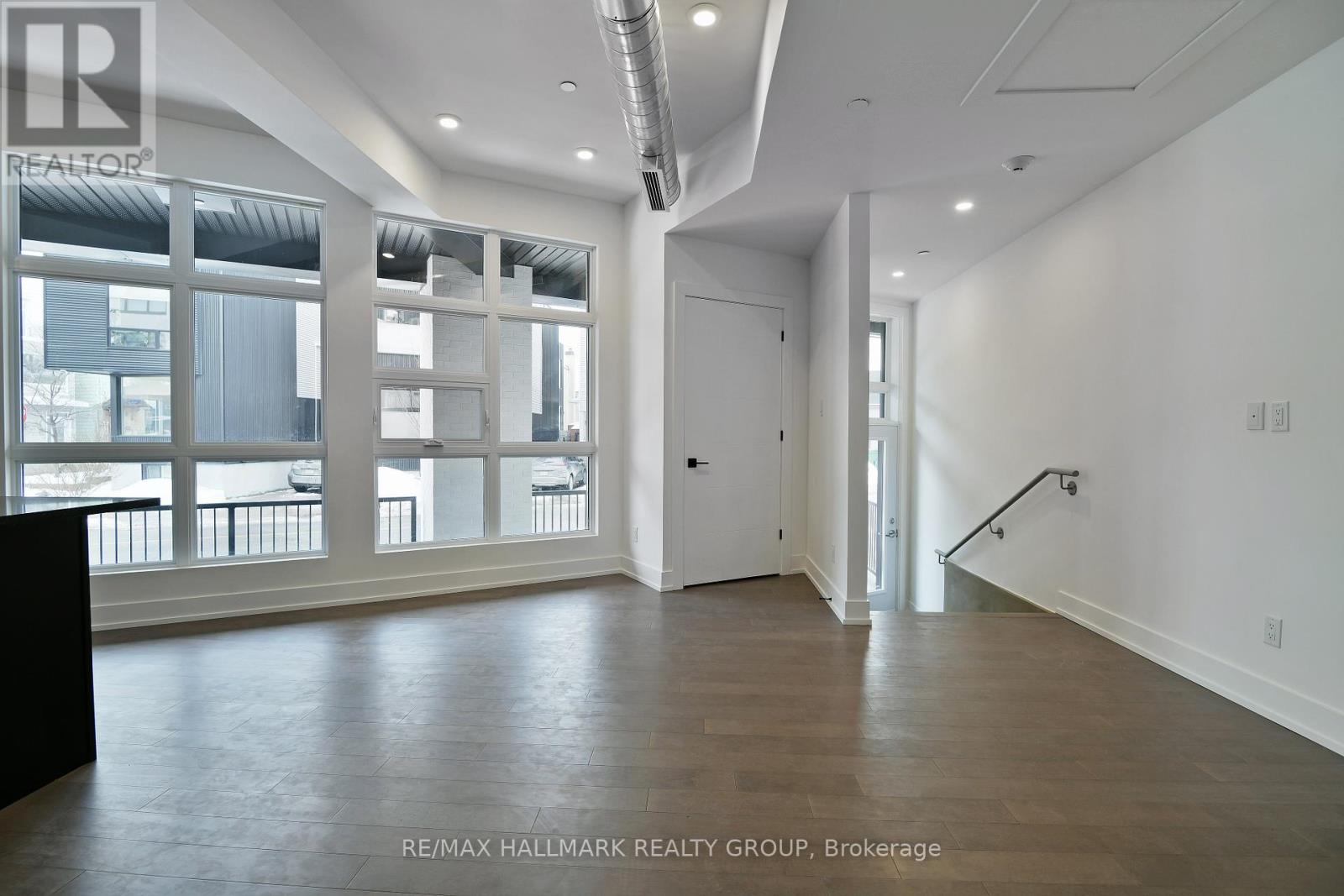 Photo 24 of 103 101 Pinhey Street, Ottawa ON