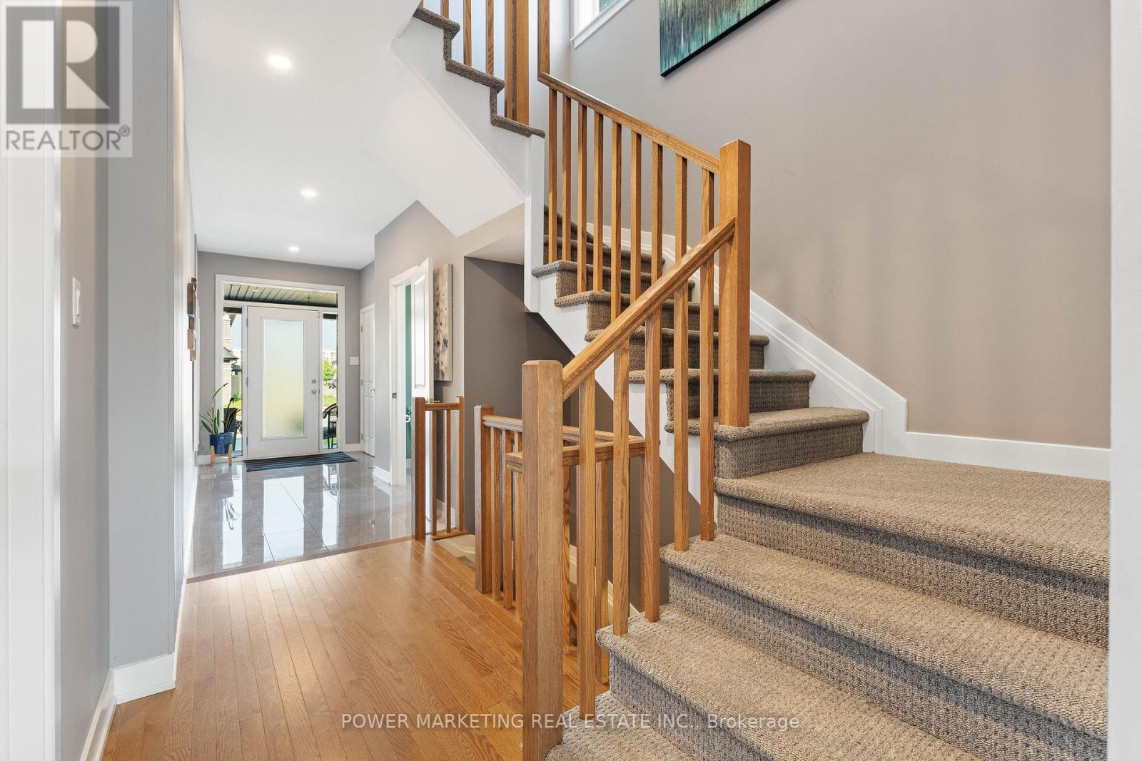 Photo 2 of 74 Finsbury Avenue, Ottawa ON