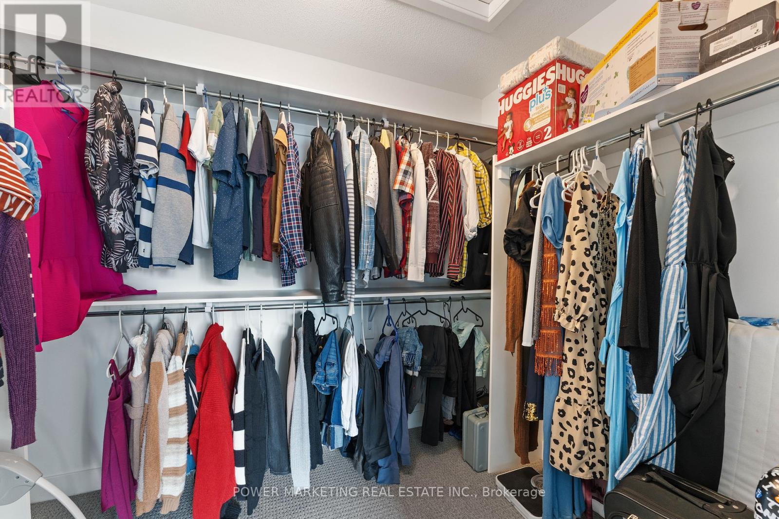 Photo 4 of 74 Finsbury Avenue, Ottawa ON