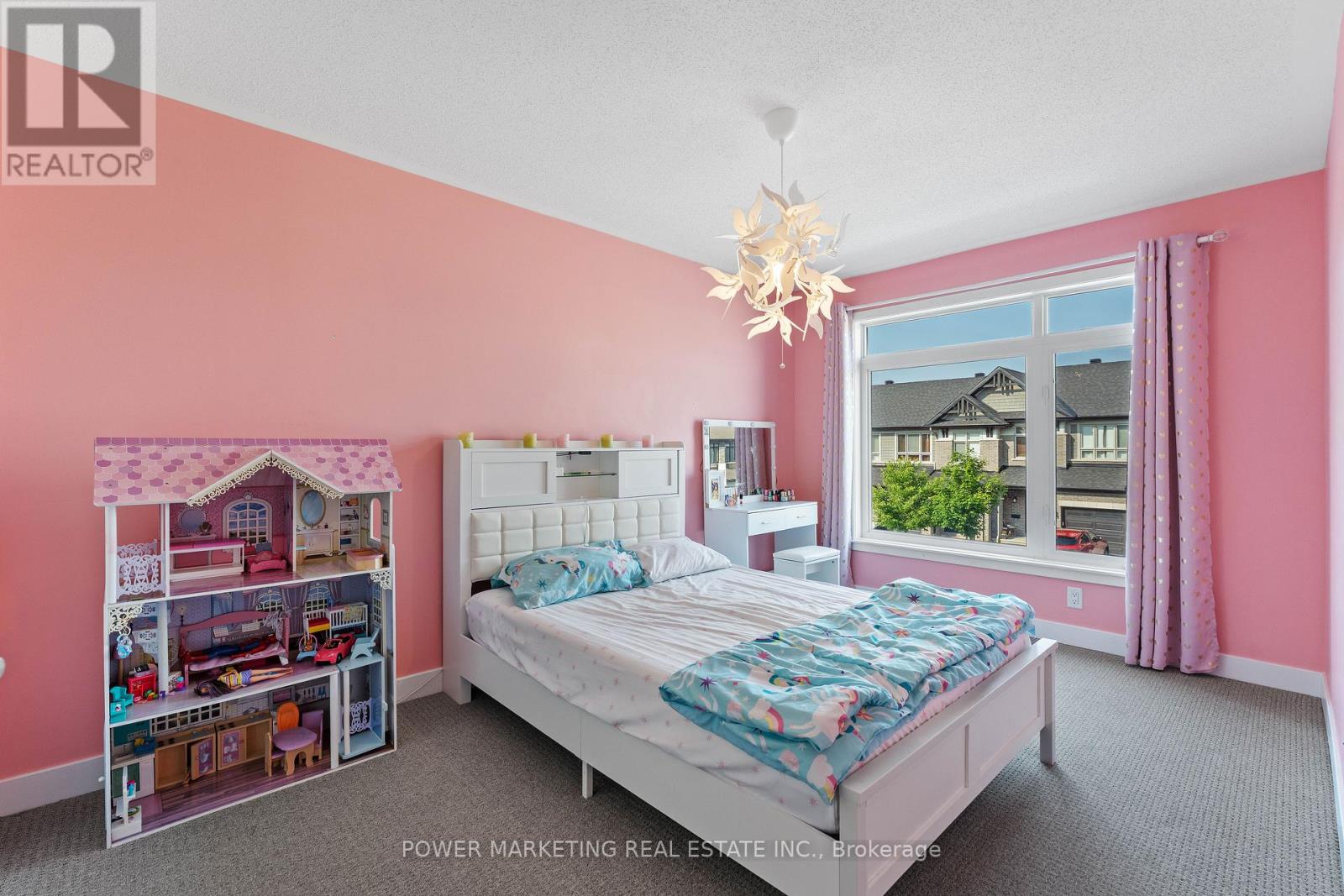 Photo 6 of 74 Finsbury Avenue, Ottawa ON