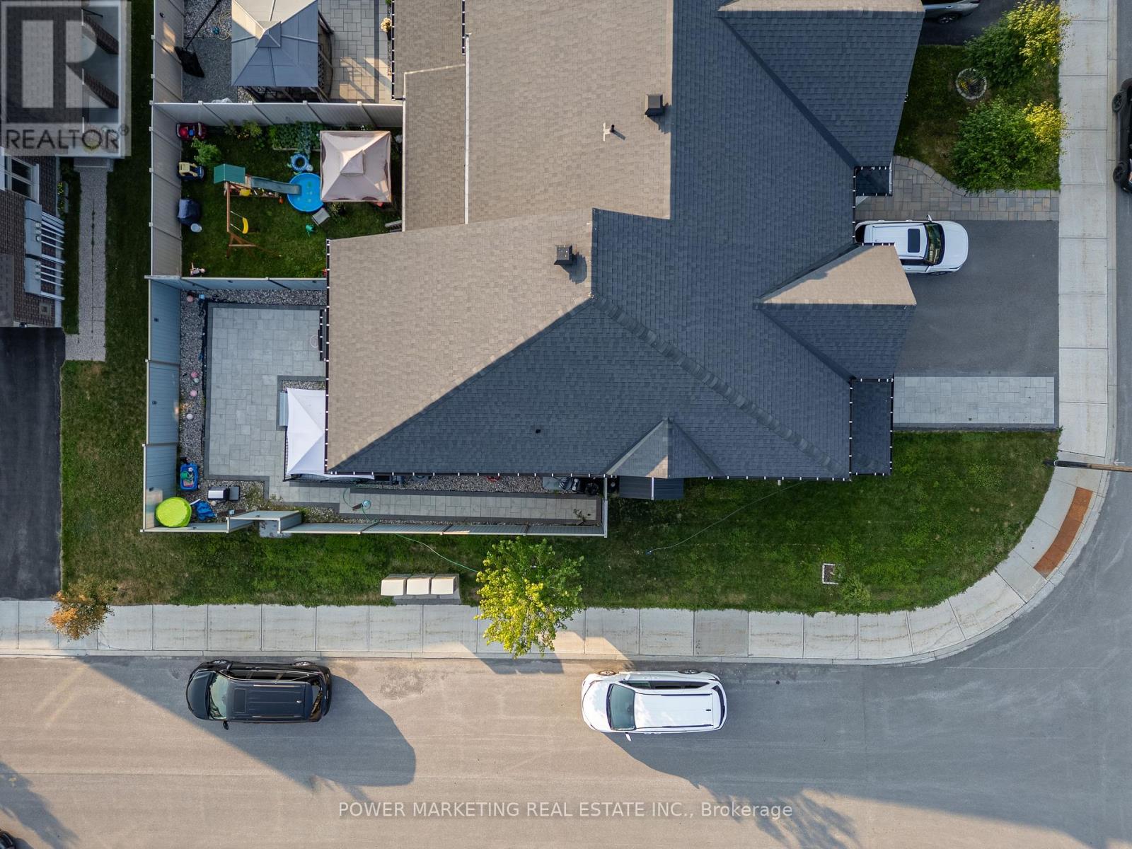 Photo 19 of 74 Finsbury Avenue, Ottawa ON