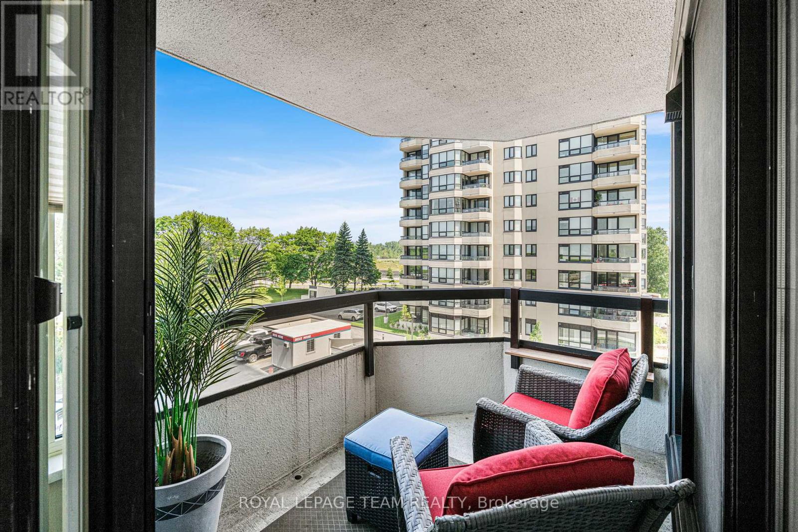 Photo 12 of 401 1510 Riverside Drive, Ottawa ON