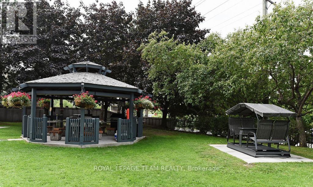 Photo 14 of 401 1510 Riverside Drive, Ottawa ON