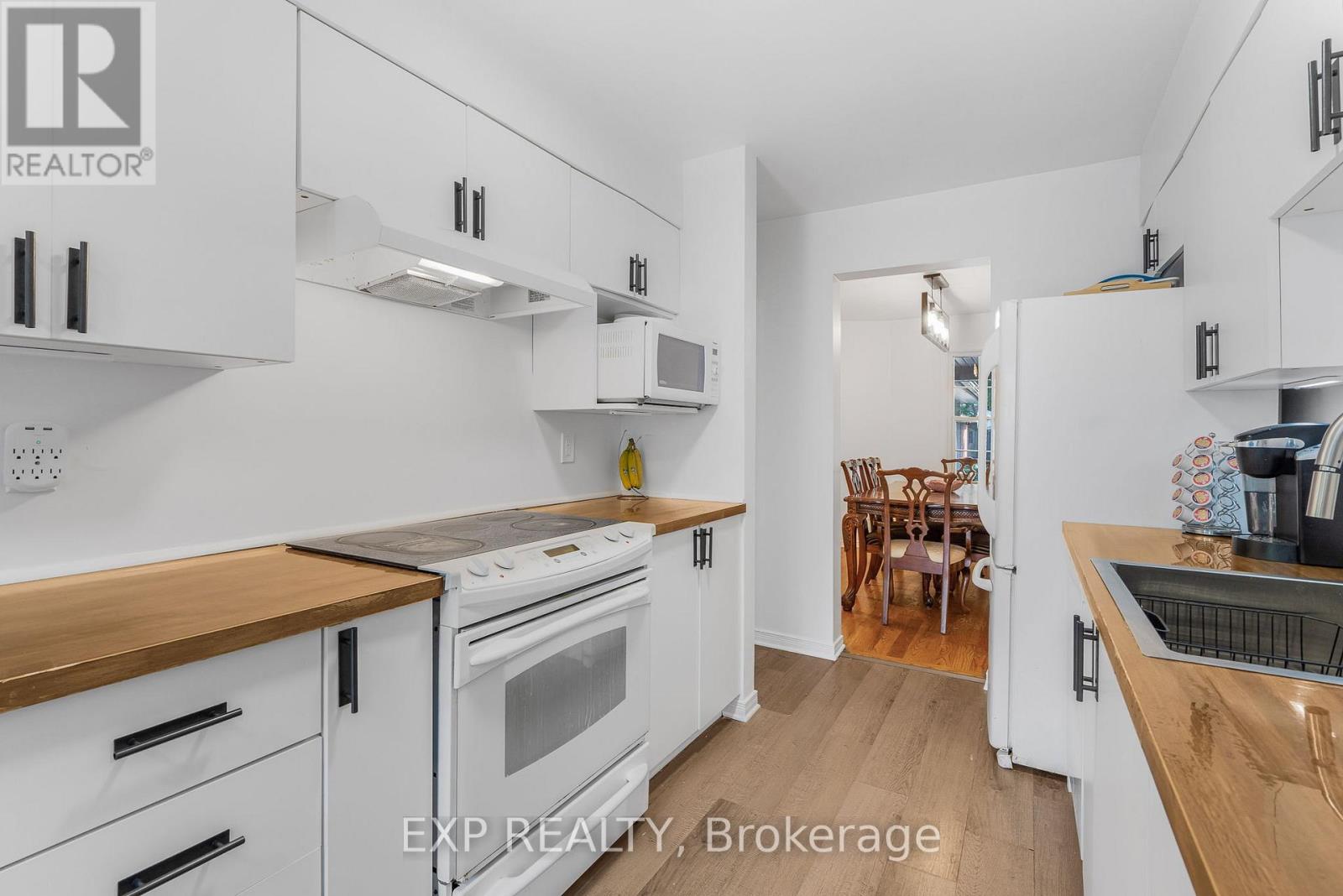 Photo 17 of 44 Tobermory Crescent, Ottawa ON