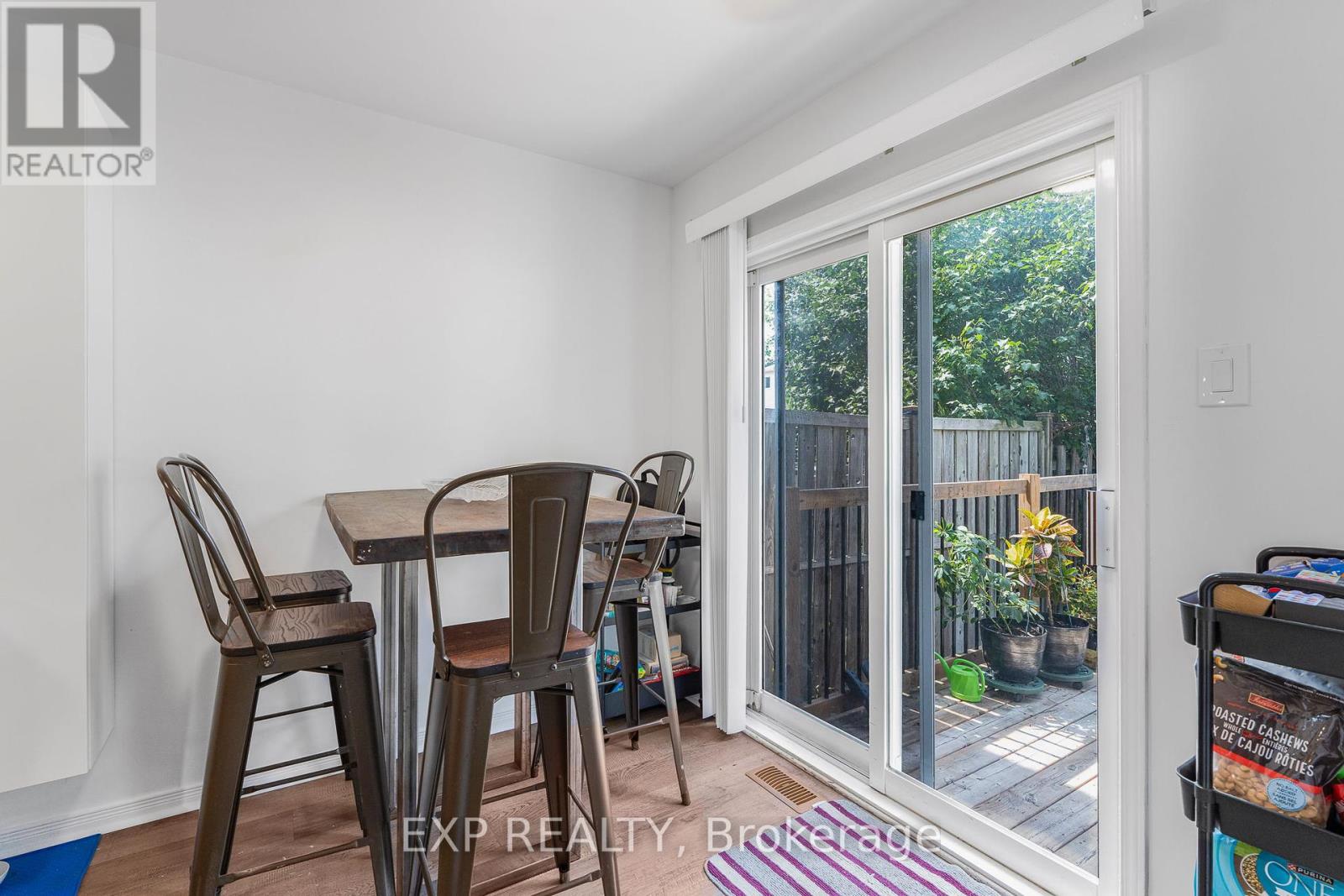 Photo 9 of 44 Tobermory Crescent, Ottawa ON