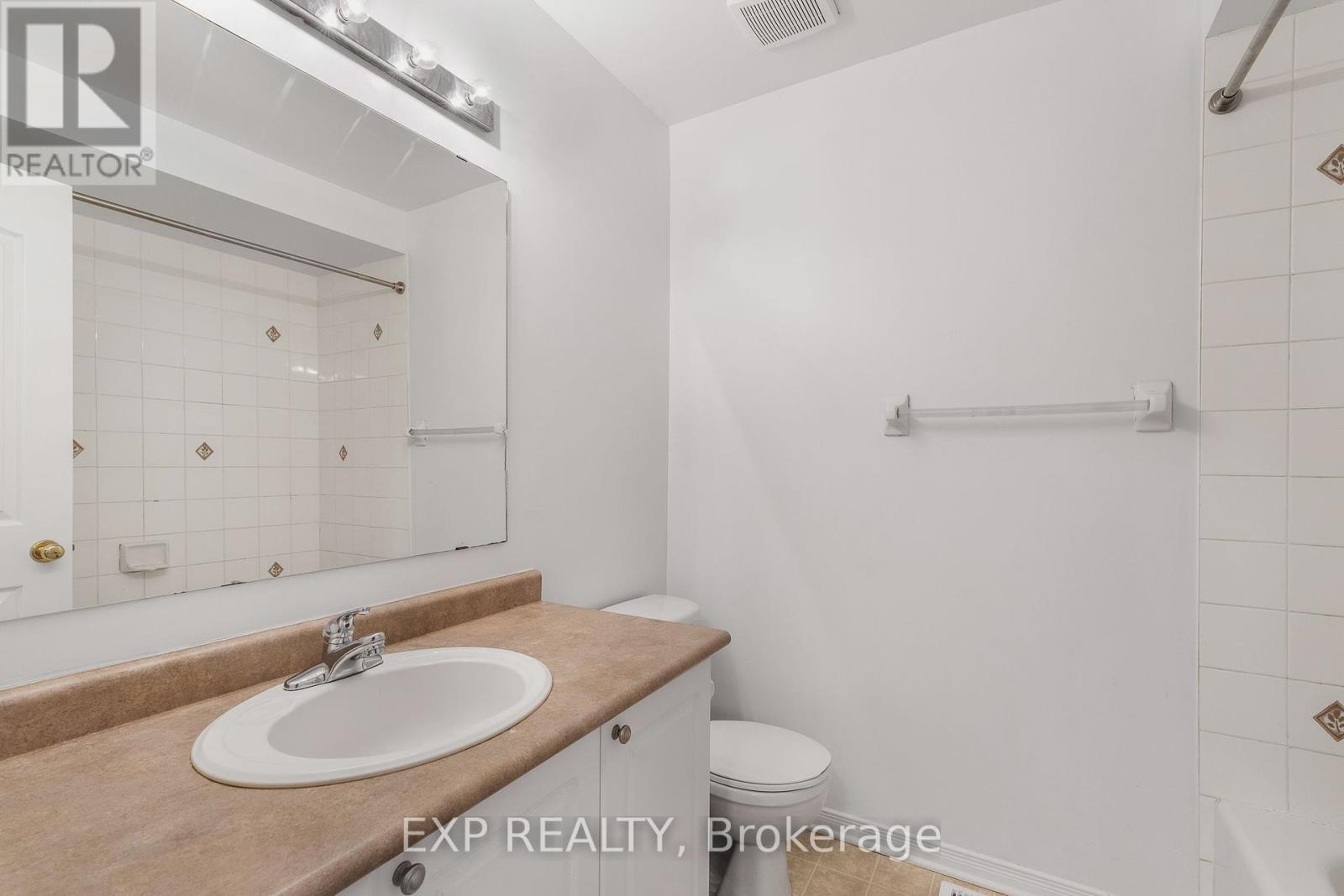 Photo 1 of 44 Tobermory Crescent, Ottawa ON