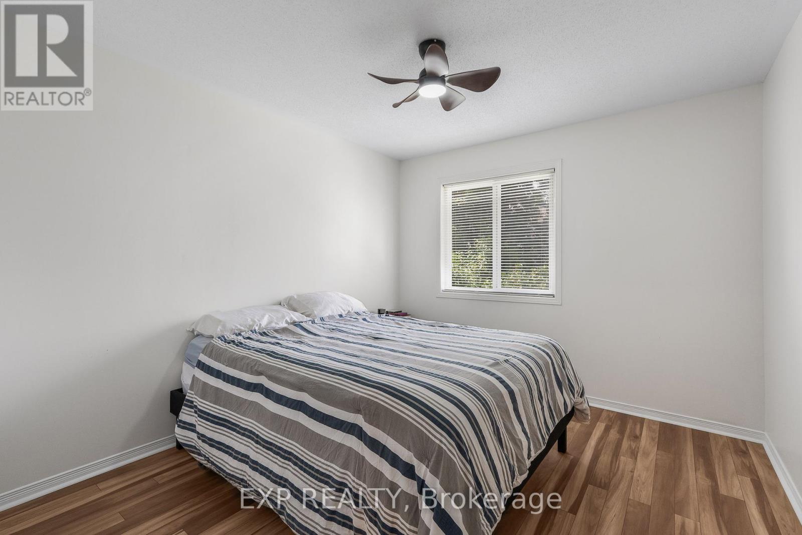 Photo 21 of 44 Tobermory Crescent, Ottawa ON