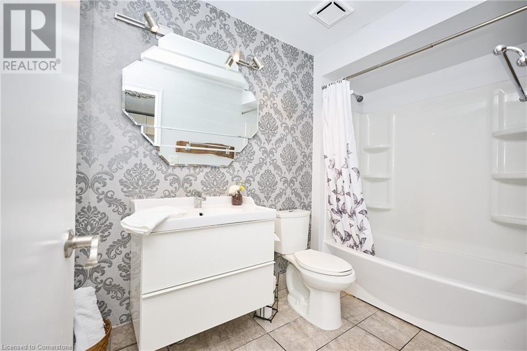 Photo 17 of 3958 23rd Street, Vineland ON