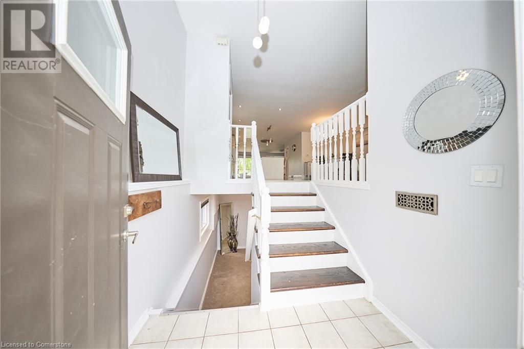 Photo 7 of 3958 23rd Street, Vineland ON