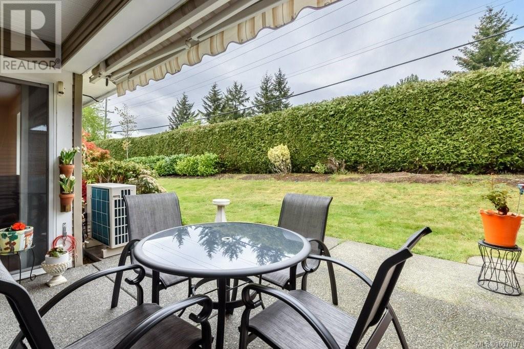 #111 1919 ST. ANDREWS PL - Image 35