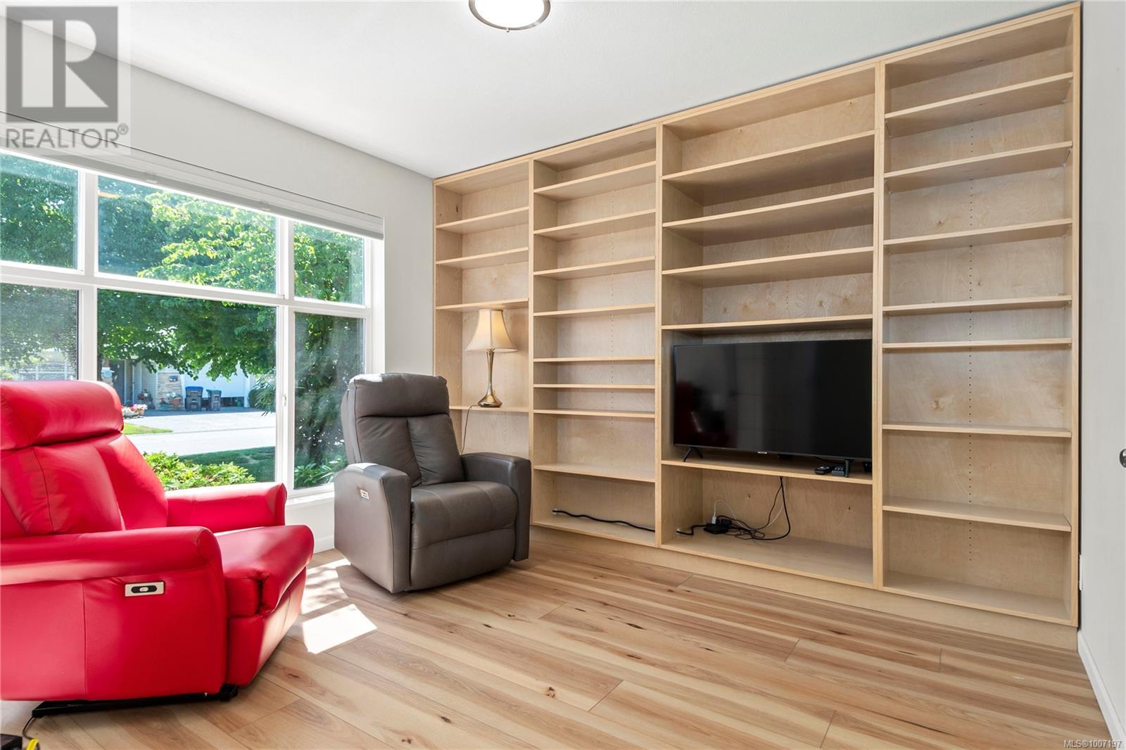 #111 1919 ST. ANDREWS PL - Image 14