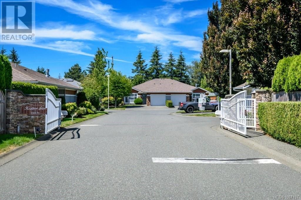 #111 1919 ST. ANDREWS PL - Image 39