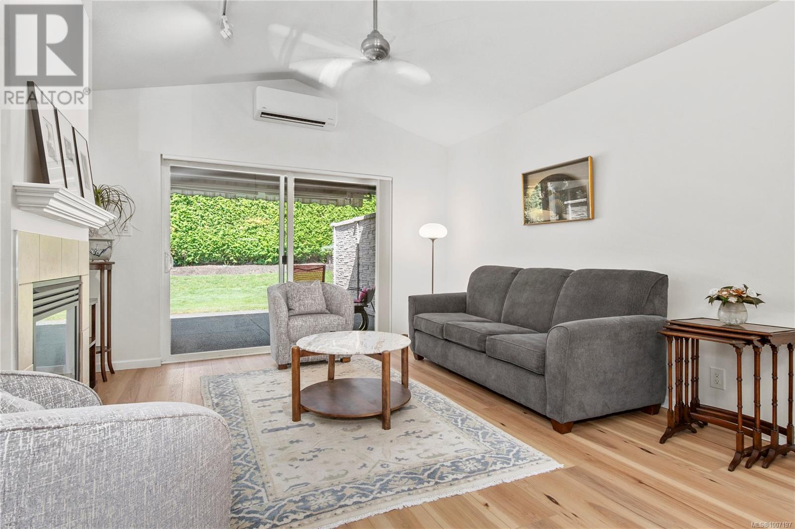 #111 1919 ST. ANDREWS PL - Image 22
