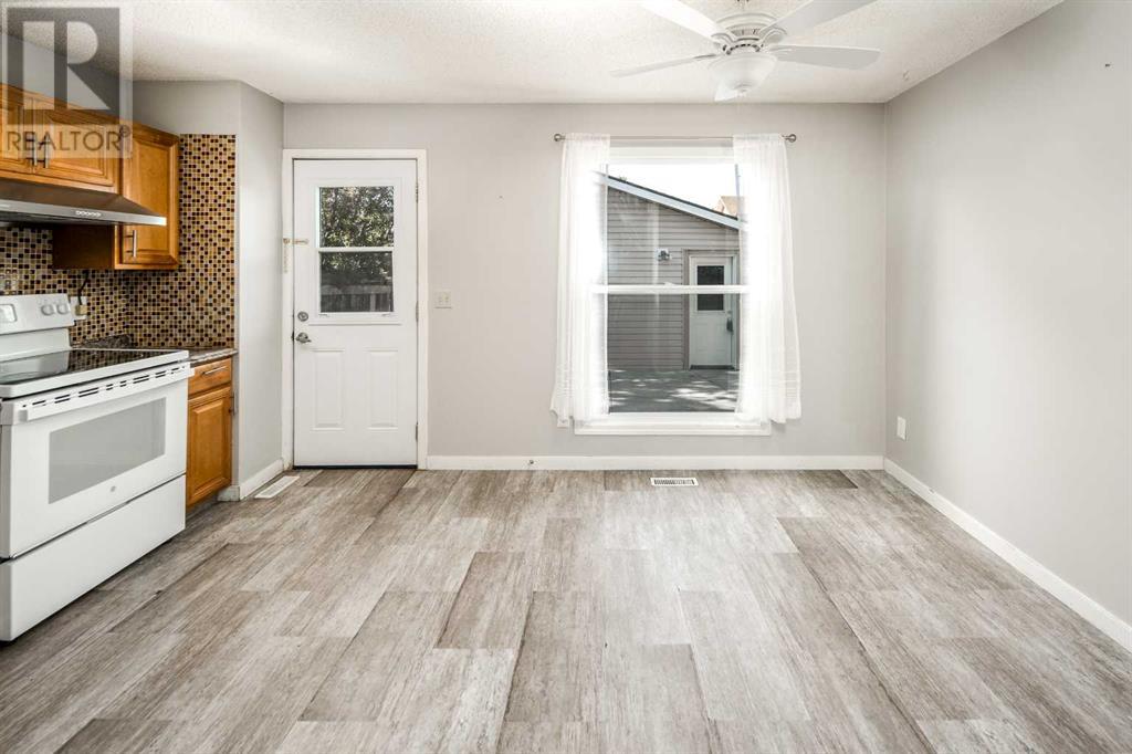 Single Family House for Sale in  Edgeburn Crescent NW Edgemont Calgary 