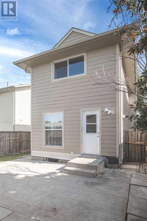 Single Family House for Sale in  Edgeburn Crescent NW Edgemont Calgary 