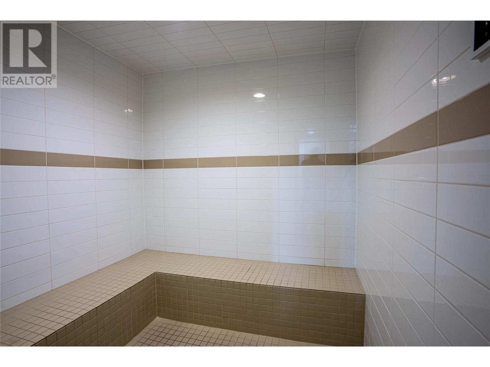 307 2040 Springfield Road, Kelowna