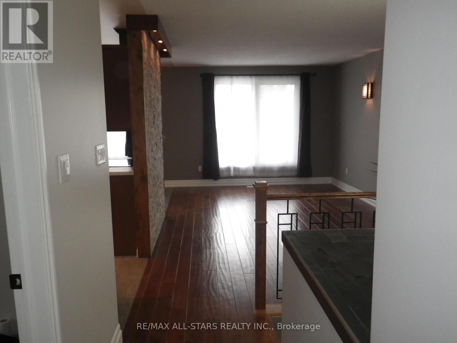 Photo 8 of 3 Lakeview Drive, Scugog ON