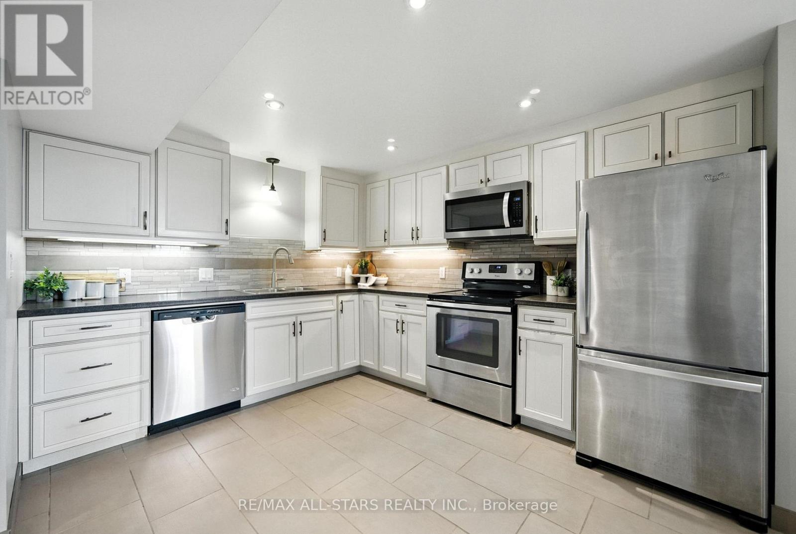 Photo 18 of 3 Lakeview Drive, Scugog ON