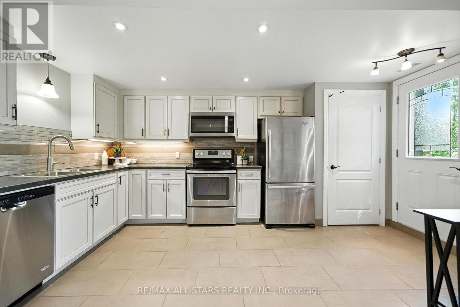 Photo 41 of 3 Lakeview Drive, Scugog ON