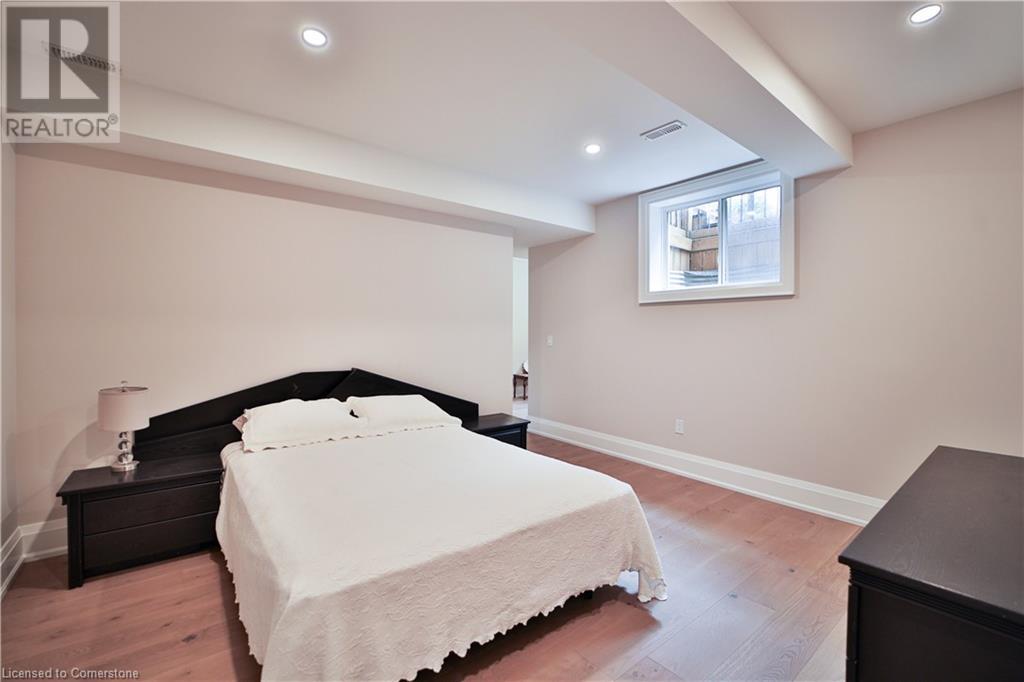 Photo 4 of 298 Shoreview Road, Burlington ON