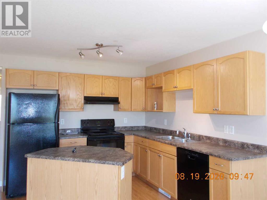 Photo 3 of 10329 70 Avenue, Grande Prairie AB