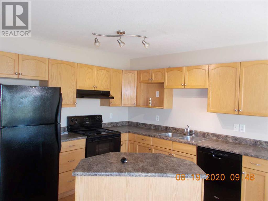 Photo 4 of 10329 70 Avenue, Grande Prairie AB
