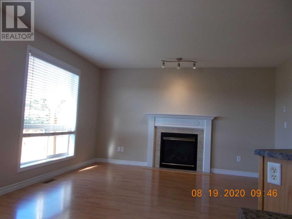 Photo 8 of 10329 70 Avenue, Grande Prairie AB