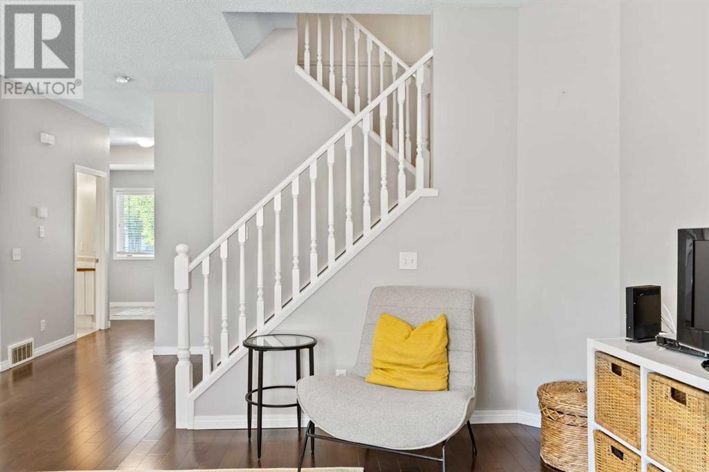 Single Family House for Sale in  Simcoe Place SW Signal Hill Calgary 