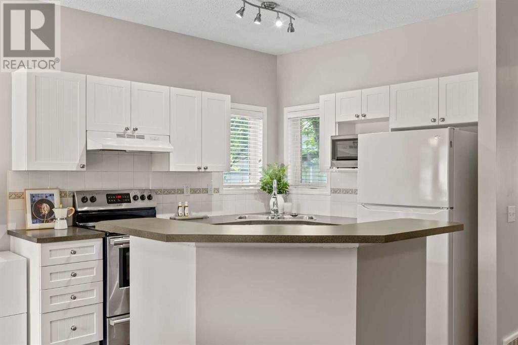Single Family House for Sale in  Simcoe Place SW Signal Hill Calgary 