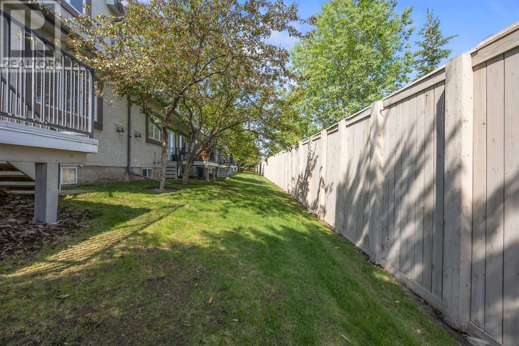 Single Family House for Sale in  Simcoe Place SW Signal Hill Calgary 