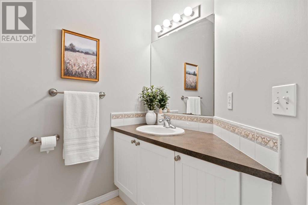 Single Family House for Sale in  Simcoe Place SW Signal Hill Calgary 