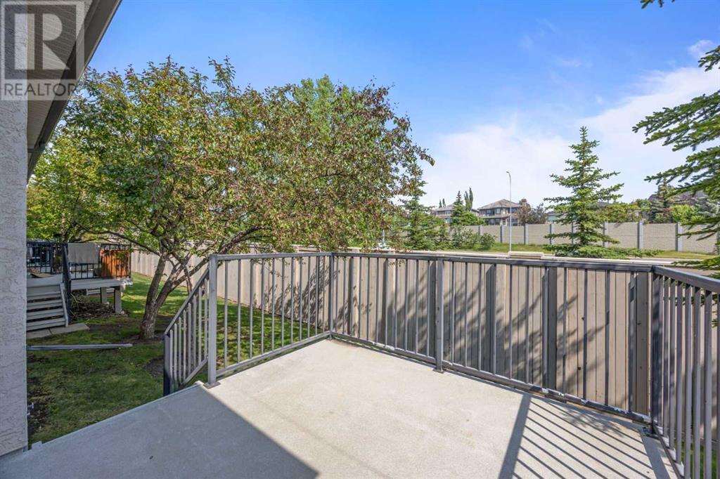 Single Family House for Sale in  Simcoe Place SW Signal Hill Calgary 