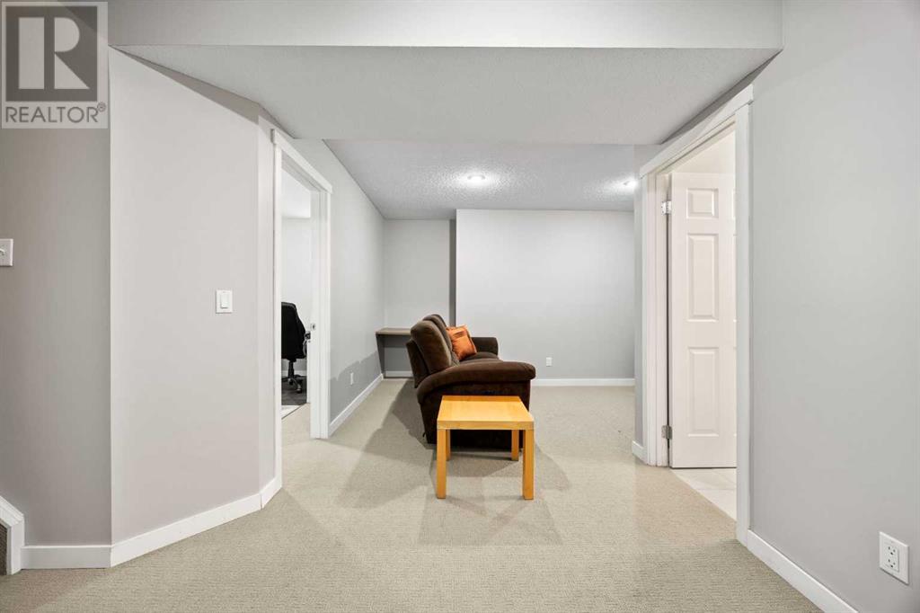 Single Family House for Sale in  Simcoe Place SW Signal Hill Calgary 