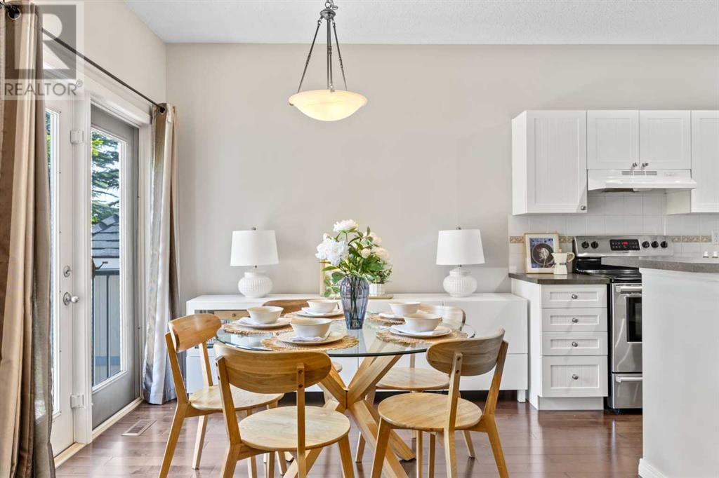 Single Family House for Sale in  Simcoe Place SW Signal Hill Calgary 
