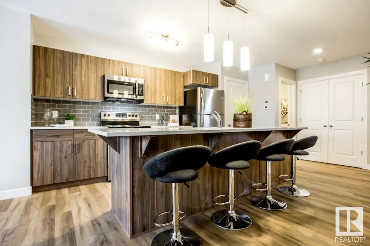Photo 2 of 315 26 St Sw Sw, Edmonton AB