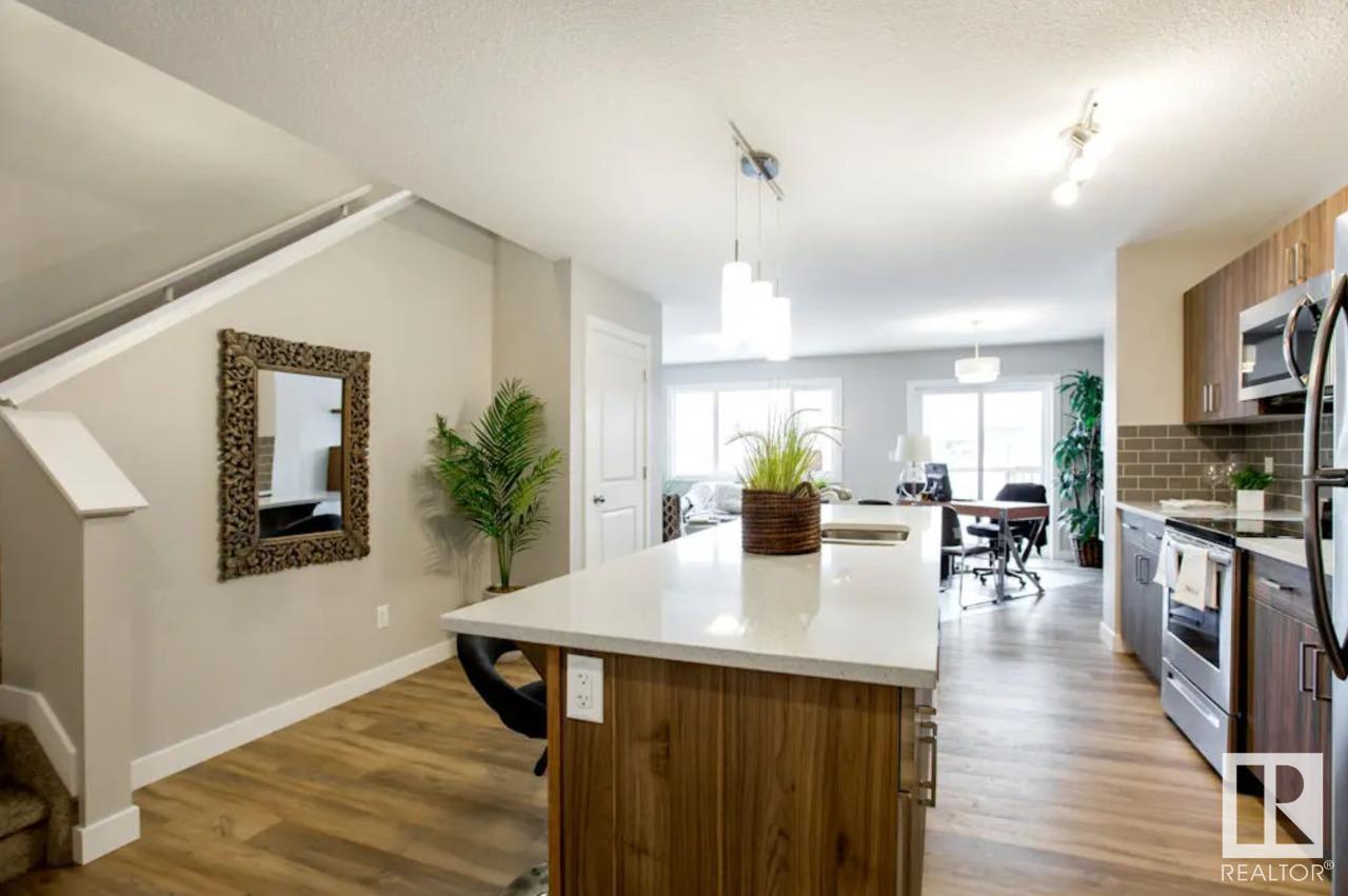Photo 8 of 315 26 St Sw Sw, Edmonton AB