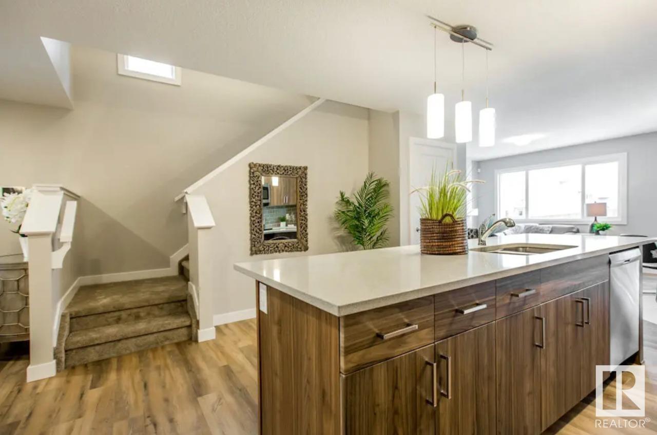 Photo 9 of 315 26 St Sw Sw, Edmonton AB