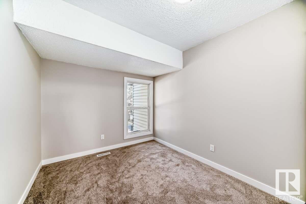 Photo 29 of 1259 Hooke Rd Nw, Edmonton AB